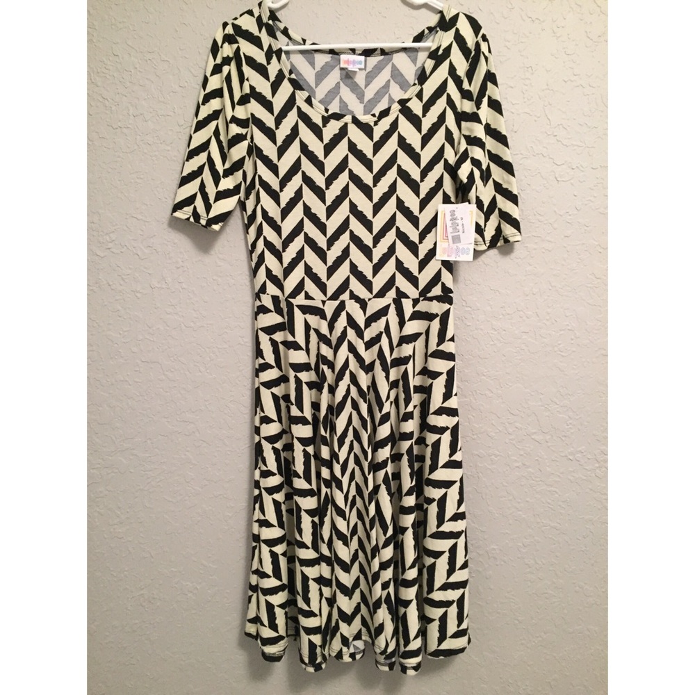 NWT LuLaRoe Nicole dress